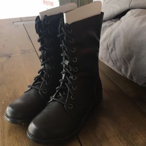 Slip resistant shoes